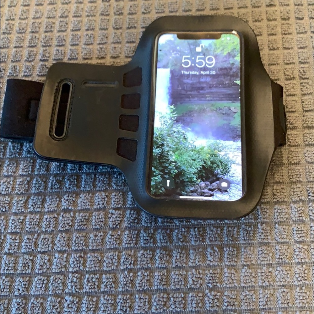 Phone arm band